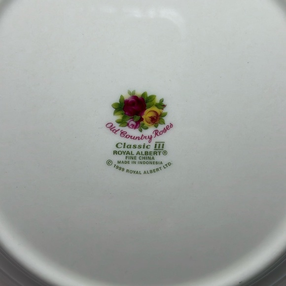 SALAD / DESERT PLATE RARE 1999 ROYAL ALBERT CHINA OLD COUNTRY ROSES CLASIC III - Picture 8 of 9